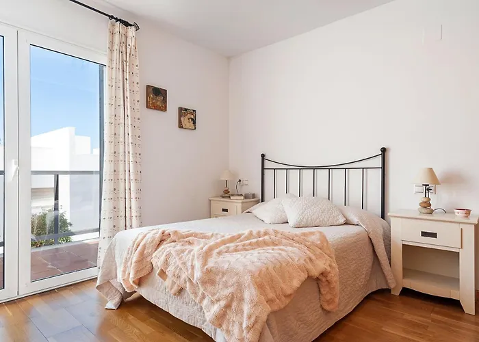 Casa Alena * קוניל דה לה פרונטרה